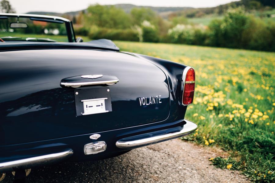 Детали экстерьера Aston Martin Volante 1965 года  (фото 13 из 35)